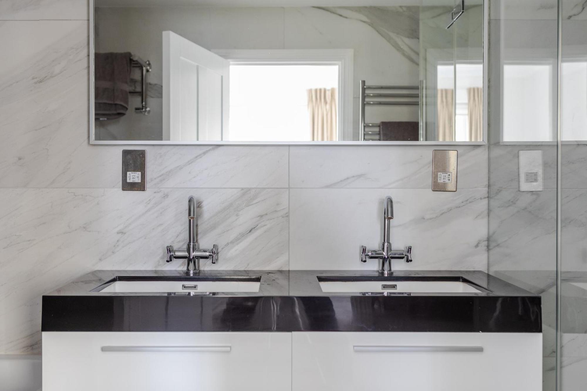 Number 53 - Stunning Maisonette With Parking In Kensington & Chelsea Londýn Exteriér fotografie