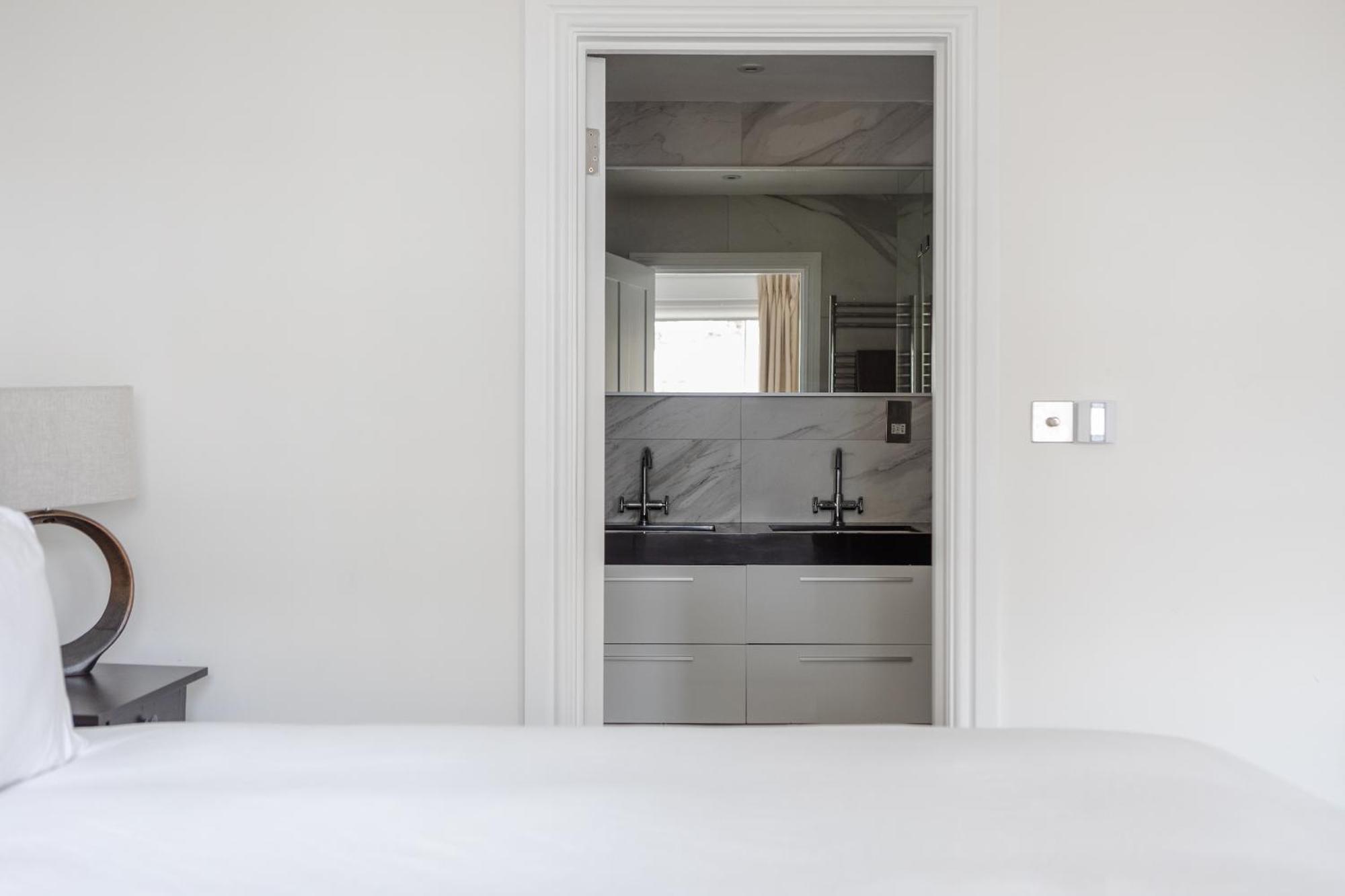 Number 53 - Stunning Maisonette With Parking In Kensington & Chelsea Londýn Exteriér fotografie